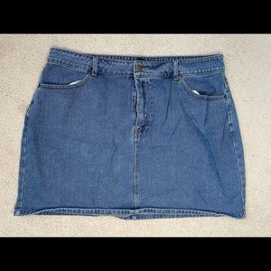Women’s Plus Size Mini Jean Skirt